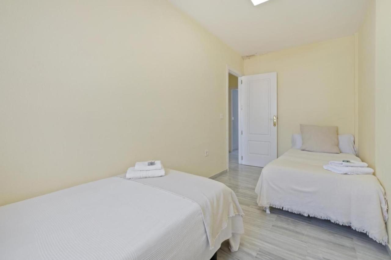Apartamento En Calle Cuarteles De Dos Habitaciones Malaga Exterior photo